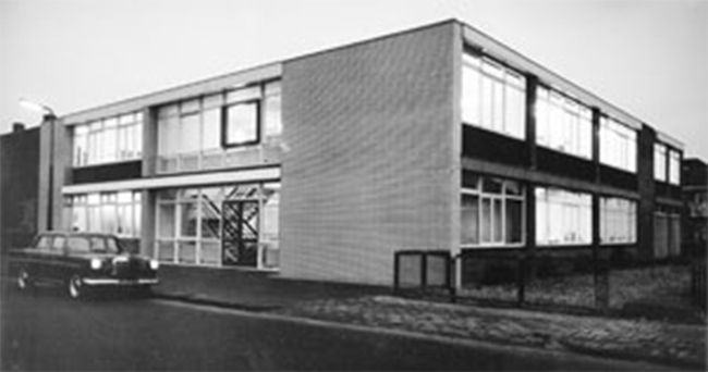 1950 Apertura di una nuova struttura a Zeist, nei Paesi Bassi, per favorire l'espansione aziendale