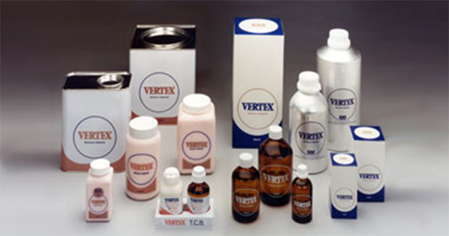1980 Vengono sviluppati nuovi materiali acrilici Vertex