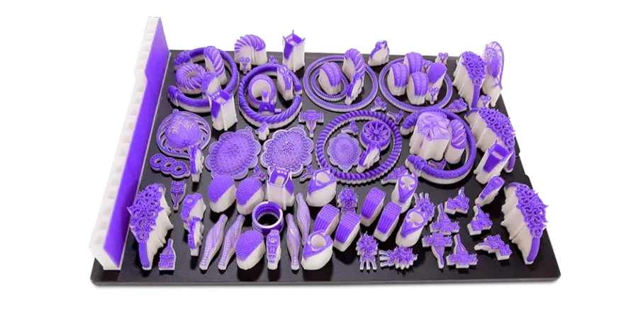 Un vassoio di parti per la fusione di gioielli