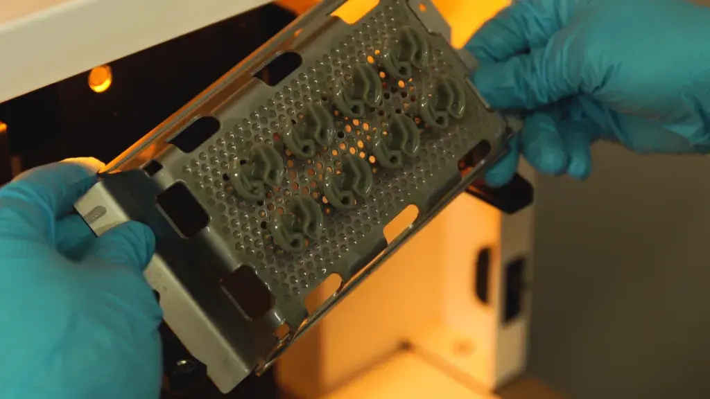 Parti stampate con Figure 4 su piattaforma presso Rapid Application Group