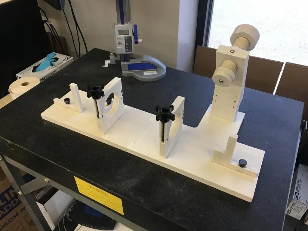 Staffaggio per saldatura SLS stampato da Rapid Application Group 