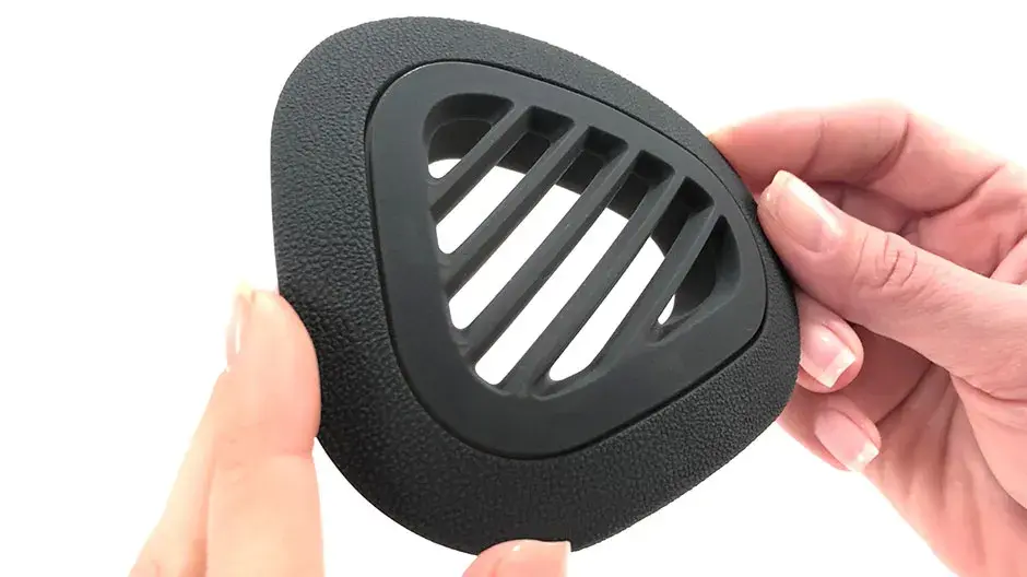 Una clip di sfiato stampata con Figure 4 Pro Black