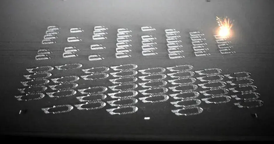 Processo di stampa in metallo 3D con DMP Factory 350 e DMP Monitoring