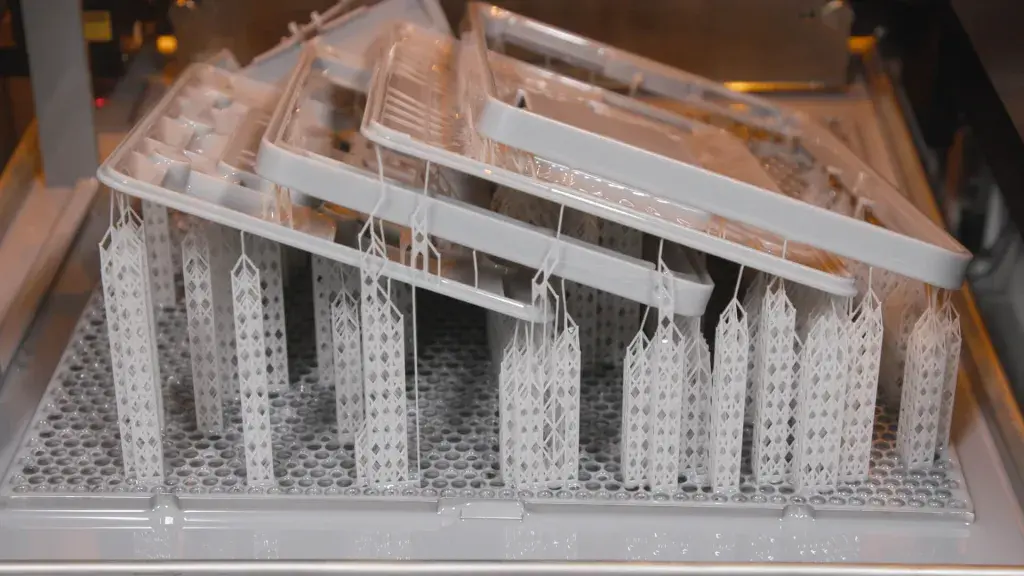 Costruzione SLA nidificata in materiale Accura Xtreme presso VAULT