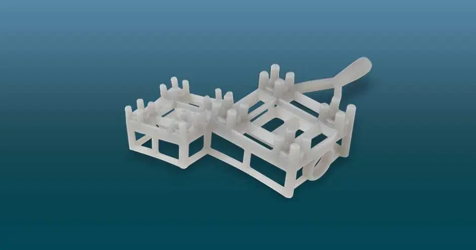 fusione in materiale grigio di ciondolo