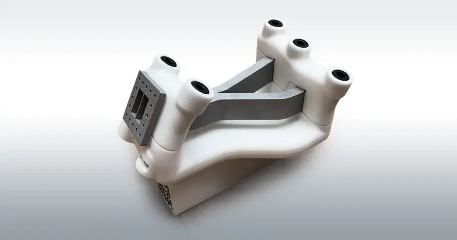 maschera sls principale che tiene la parte