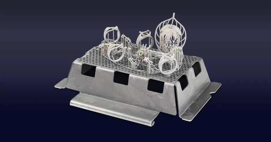 parti di gioielli in materiale figure 4 jewel master gry su un vassoio di stampa