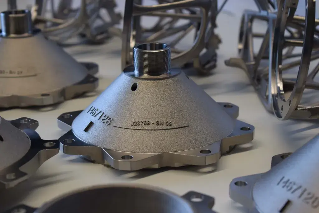 Primo piano dei componenti dell’ETHM di Thales Alenia Space