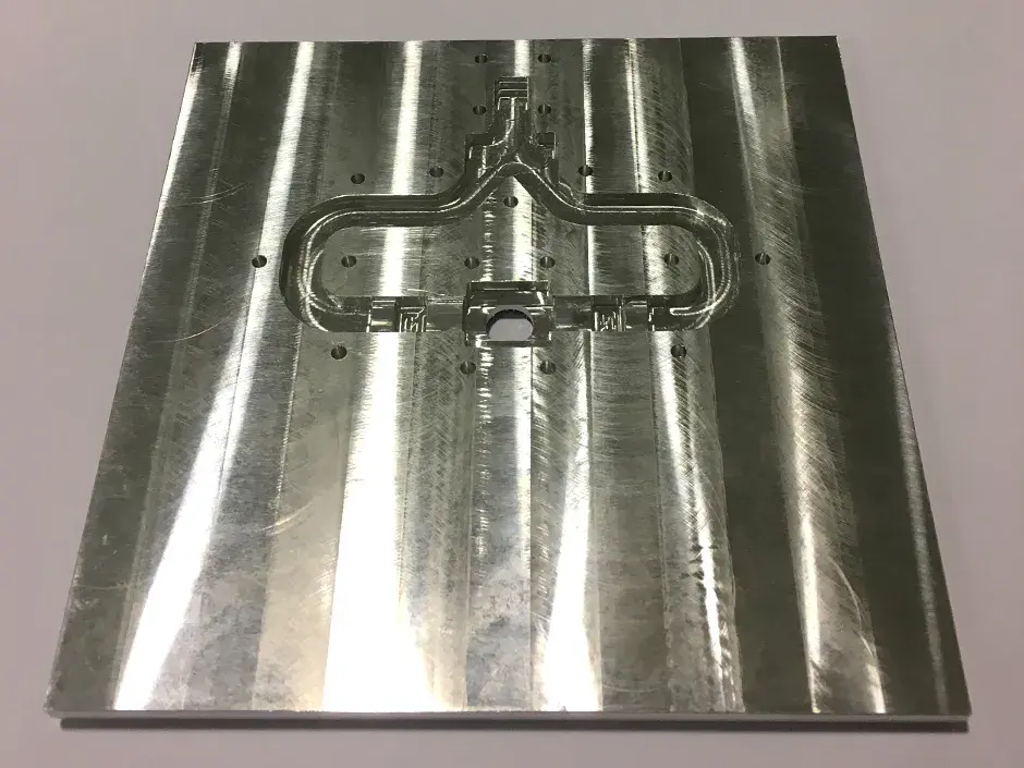 Piastra di base guide d’onda RF a semiconduttore