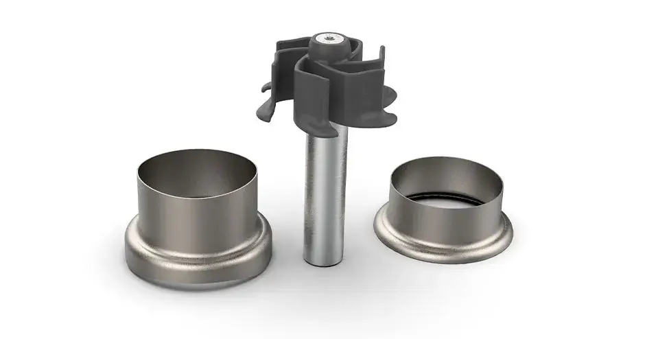 Primo piano del calibro flessibile in plastica per ispezionare gli inserti di produzione stampati utilizzando la tecnologia Figure 4.