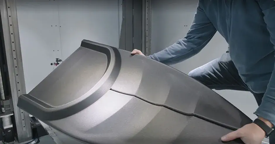 Parte stampata 3D e finita mediante estrusione