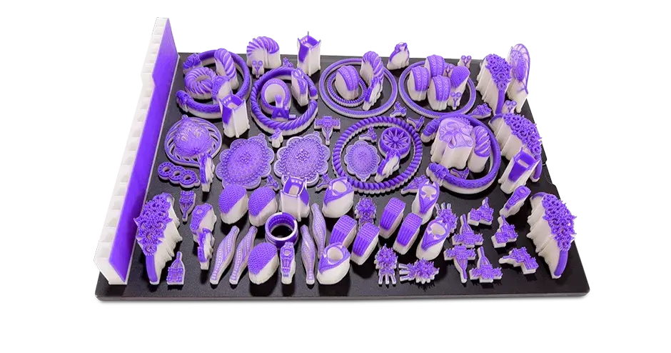 Un vassoio di parti per la fusione di gioielli