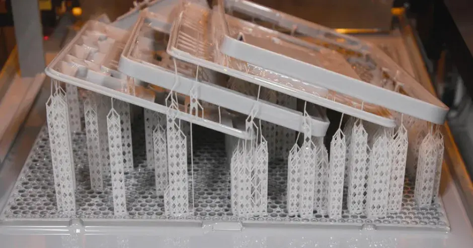 Costruzione SLA nidificata su ProJet 7000 HD presso VAULT