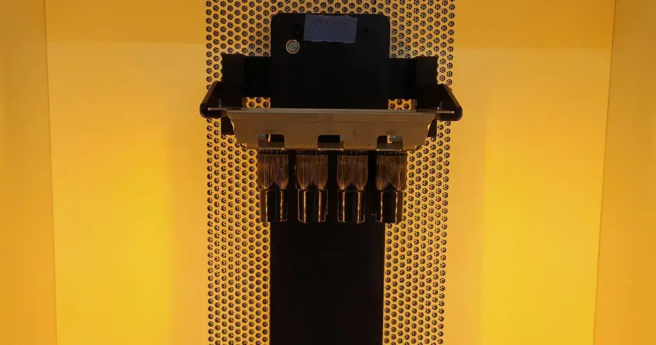 Piattaforma di campioni di parti appena costruita e pronta per essere rimossa dal sistema Figure 4 Modular